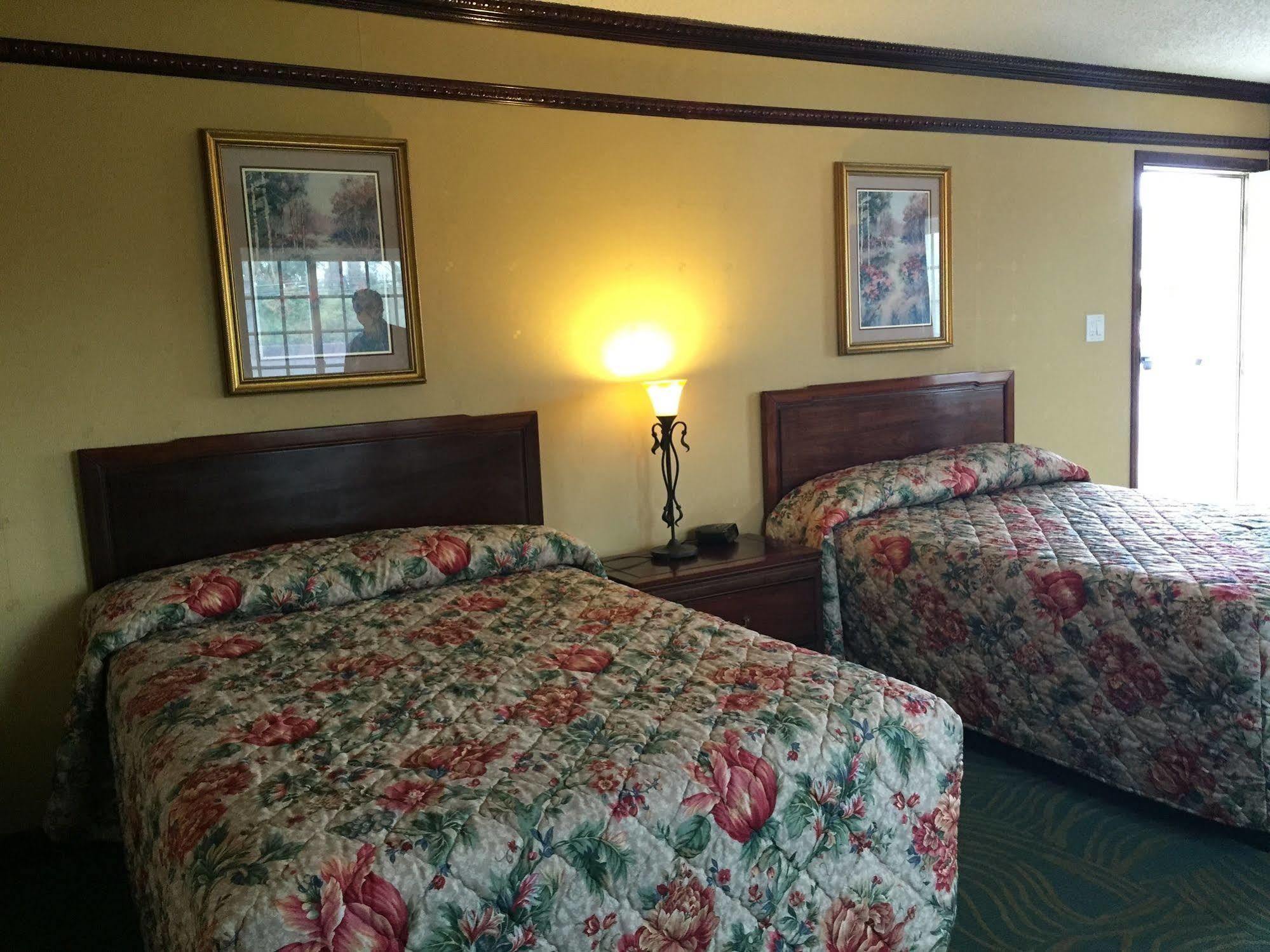 Track & Turf Motel เมาท์ลอเรล ภายนอก รูปภาพ